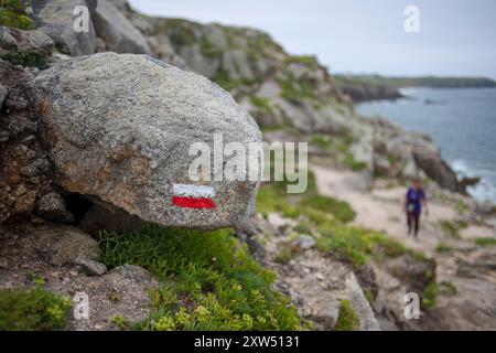 Der GR34 Customs Officers Coastal Weitwanderweg und Route in der Bretagne, Frankreich, Europa. Sentier de grande randonnée Stockfoto