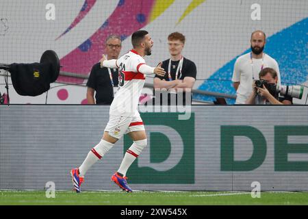 LEVERKUSEN - Deniz Undav vom VfB Stuttgart feiert das 1-2 während des DFL-Super-Cup-Spiels zwischen Bayer 04 Leverkusen und VfB Stuttgart am 17. August 2024 in der BayArena in Leverkusen. ANP | Hollandse Hoogte | BART STOUTJESDIJK Stockfoto