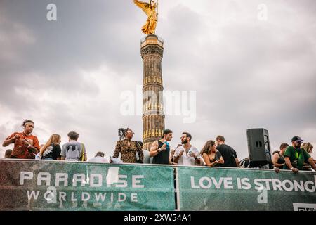 Rave the Planet in Berlin 2024 Rave the Planet 2024 *** Rave the Planet in Berlin 2024 Rave the Planet 2024 Stockfoto