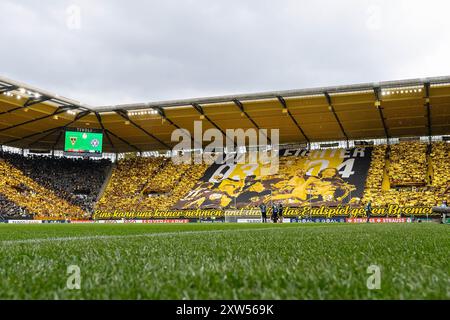 Choreo der Alemannia Fans TSV Alemannia Aachen vs. SV Holstein Kiel, Fussball, DFB-Pokal, 1. Runde, 1. Spieltag, Saison 2024/2025, 17.08.2024, Foto: Eibner-Pressefoto/Justin Derondeau DFB-VORSCHRIFTEN VERBIETEN JEDE VERWENDUNG VON FOTOGRAFIEN ALS BILDSEQUENZEN UND/ODER QUASI-VIDEO Stockfoto