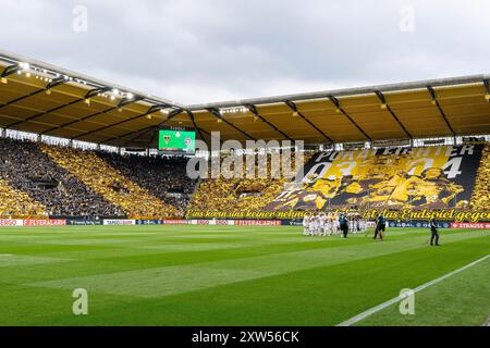 Choreo der Alemannia Fans TSV Alemannia Aachen vs. SV Holstein Kiel, Fussball, DFB-Pokal, 1. Runde, 1. Spieltag, Saison 2024/2025, 17.08.2024, Foto: Eibner-Pressefoto/Justin Derondeau DFB-VORSCHRIFTEN VERBIETEN JEDE VERWENDUNG VON FOTOGRAFIEN ALS BILDSEQUENZEN UND/ODER QUASI-VIDEO Stockfoto