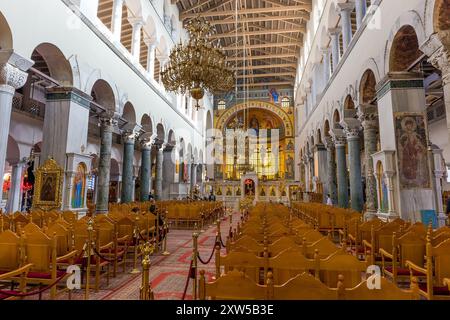 Inneres der Basilika Hagios Demetrios, Thessaloniki, Griechenland. Saint Demetrios ist der schutzheilige der Stadt Thessaloniki. Stockfoto