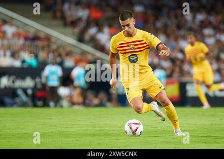Valencia, Spanien. August 2024. VALENCIA, SPANIEN – 17. AUGUST: Ferran Torres Right Winger des FC Barcelona spielt mit dem Ball während des LaLiga EA Sports Matches zwischen Valencia CF und FC Barcelona im Mestalla Stadium am 17. August 2024 in Valencia, Spanien. (Foto von Jose Torres/Photo Players Images/Magara Press) Credit: Magara Press SL/Alamy Live News Stockfoto