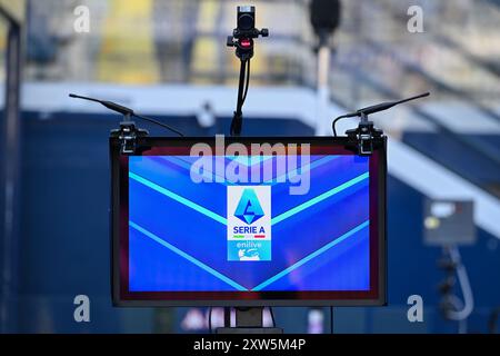 Der VAR-Monitor während des Spiels Empoli FC gegen AC Monza, italienische Fußball-Serie A in Empoli, Italien, 17. August 2024 Stockfoto