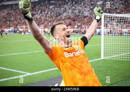 Schlussfeier Torhüter Lukas Hradecky (Bayer 04), Leverkusen, 17.08.2024, Supercup, Bayer 04 Leverkusen - VfB Stuttgart. DFL-VORSCHRIFTEN VERBIETEN DIE VERWENDUNG VON FOTOS ALS BILDSEQUENZEN UND LIVE NEWS Stockfoto