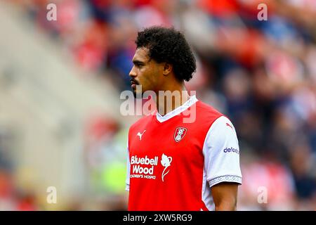 AESSEAL New York Stadium, Rotherham, England - 17. August 2024 Cameron Humphreys (24) von Rotherham United - während des Spiels Rotherham United gegen Bristol Rovers, Sky Bet League One, 2024/25, AESSEAL New York Stadium, Rotherham, England - 17. August 2024 Credit: Arthur Haigh/WhiteRosePhotos/Alamy Live News Stockfoto