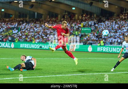 Ulm, Deutschland. August 2024. Harry Kane, FCB 9-Punkte, schießt Tor, Treffer, Torschuss, 0-4 im Spiel SSV ULM – FC BAYERN MÜNCHEN 0-4 DFB-Pokal, Deutscher Fußball-Cup, 1.Runde am 16. August 2024 in Ulm. Saison 2024/2025 Fotograf: ddp-Bilder/STAR-Bilder - DFB-VORSCHRIFTEN VERBIETEN JEDE VERWENDUNG VON FOTOGRAFIEN als BILDSEQUENZEN und/oder QUASI-VIDEO - Credit: ddp Media GmbH/Alamy Live News Stockfoto