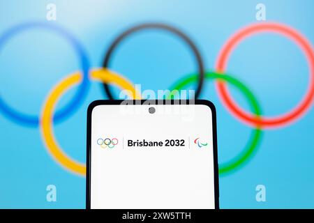 Paraguay. August 2024. In dieser Fotoabbildung wird das Logo der Olympischen Sommerspiele 2032 – Brisbane 2032 auf einem Smartphone-Bildschirm angezeigt (Credit Image: © Jaque Silva/SOPA images via ZUMA Press Wire). Nicht für kommerzielle ZWECKE! Stockfoto