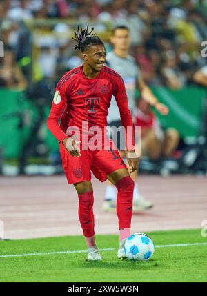 Ulm, Deutschland. August 2024. Michael Olise (FCB 17) im Spiel SSV ULM - FC BAYERN MÜNCHEN 0-4 DFB-Pokal, Deutscher Fußball-Cup, 1.Runde am 16. August 2024 in Ulm. Saison 2024/2025 Fotograf: ddp-Bilder/STAR-Bilder - DFB-VORSCHRIFTEN VERBIETEN JEDE VERWENDUNG VON FOTOGRAFIEN als BILDSEQUENZEN und/oder QUASI-VIDEO - Credit: ddp Media GmbH/Alamy Live News Stockfoto