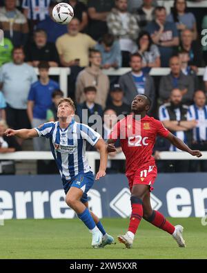 Louis Stephenson von Hartlepool United im Einsatz mit Josh Walker von Southend United während des Vanarama National League-Spiels zwischen Hartlepool United und Southend United am Samstag, den 17. August 2024, im Victoria Park, Hartlepool. (Foto: Mark Fletcher | MI News) Credit: MI News & Sport /Alamy Live News Stockfoto