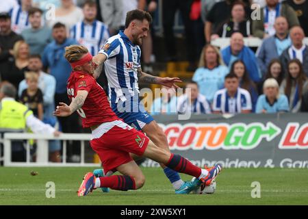 Am Samstag, den 17. August 2024, kämpft Harry Taylor von Southend United mit Luke Charman von Hartlepool United während des Vanarama National League-Spiels zwischen Hartlepool United und Southend United im Victoria Park, Hartlepool. (Foto: Mark Fletcher | MI News) Credit: MI News & Sport /Alamy Live News Stockfoto