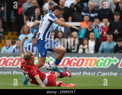 Am Samstag, den 17. August 2024, kämpft Harry Taylor von Southend United mit Luke Charman von Hartlepool United während des Vanarama National League-Spiels zwischen Hartlepool United und Southend United im Victoria Park, Hartlepool. (Foto: Mark Fletcher | MI News) Credit: MI News & Sport /Alamy Live News Stockfoto