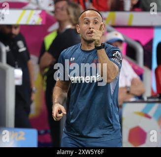 Assistenztrainer Sebastian Parrilla (Leverkusen), Leverkusen, Deutschland, 17.08.2024, Supercup, Bayer 04 Leverkusen - VfB Stuttgart. DFL-VORSCHRIFTEN VERBIETEN DIE VERWENDUNG VON FOTOS ALS BILDSEQUENZEN UND LIVE NEWS Stockfoto