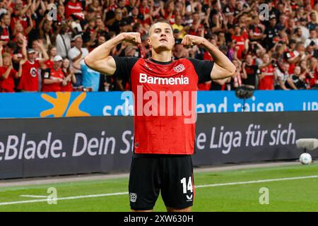 Leverkusen, Deutschland. August 2024. Patrik Schick von Bayer 04 Leverkusen feiert beim Finale des deutschen Supercups 2024 zwischen Bayer 04 Leverkusen und VfB Stuttgart am 17. August 2024 in Leverkusen. Quelle: Joachim Bywaletz/Xinhua/Alamy Live News Stockfoto