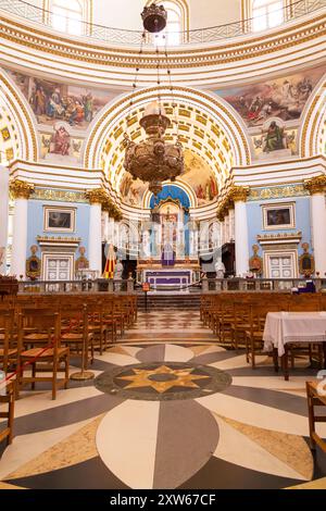 März 2023. Malta, Mosta. Heiligtum Basilika der Himmelfahrt unserer Lieben Frau, allgemein bekannt als die Rotunde von Mosta oder der Mosta Dome, ist eine römische Kath Stockfoto