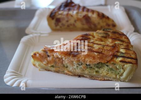 Französische Küche: Lachsquiche in Paris, Frankreich Stockfoto