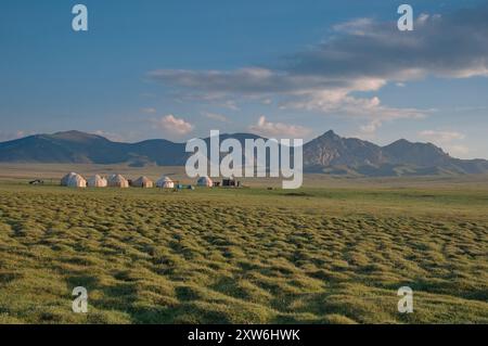 Jurtenlager in der Nähe des Song-Kul-Sees, Kirgisistan Stockfoto