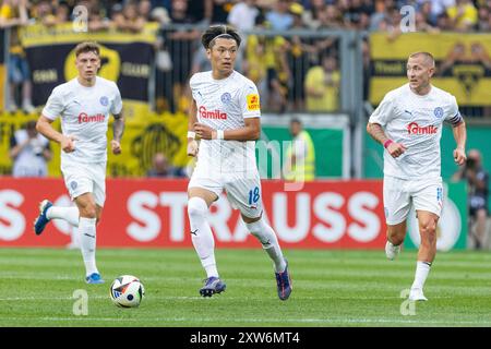 Aachen, Deutschland. August 2024. Shuto Machino (Holstein Kiel, #18). Aachen, Fußball DFB-Pokal/1. Runde, Runde 1, Alemannia Aachen - Holstein Kiel, 17.08.2024, Tivoli, Aachen. #DFB-Vorschriften verbieten die Verwendung von Fotos als Bildsequenzen und/oder Quasi-Video # Credit: dpa/Alamy Live News Stockfoto