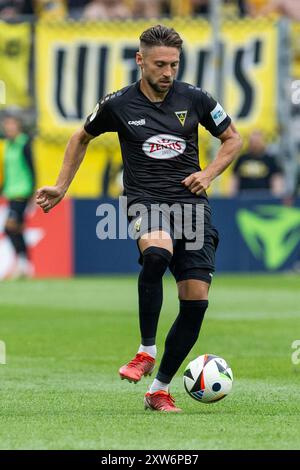 Aachen, Deutschland. August 2024. Sasa Strujic (Alemannia Aachen, Nr. 5). Aachen, Fußball DFB-Pokal/1. Runde, Runde 1, Alemannia Aachen - Holstein Kiel, 17.08.2024, Tivoli, Aachen. #DFB-Vorschriften verbieten die Verwendung von Fotos als Bildsequenzen und/oder Quasi-Video # Credit: dpa/Alamy Live News Stockfoto