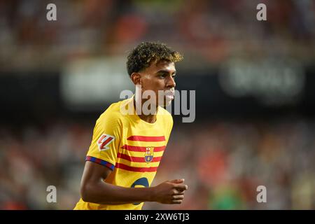 Valencia, Spanien. August 2024. Lamine Yamal vom FC Barcelona wurde während des Spiels zwischen Valencia CF und dem FC Barcelona im Mestalla-Stadion gezeigt. Endstand; Valencia CF 1:2 FC Barcelona. Quelle: SOPA Images Limited/Alamy Live News Stockfoto
