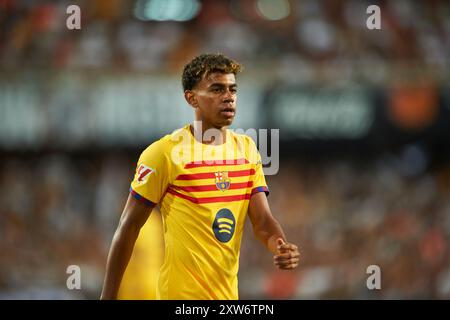 Valencia, Spanien. August 2024. Lamine Yamal vom FC Barcelona wurde während des Spiels zwischen Valencia CF und dem FC Barcelona im Mestalla-Stadion gezeigt. Endstand; Valencia CF 1:2 FC Barcelona. (Foto: Vicente Vidal Fernandez/SOPA Images/SIPA USA) Credit: SIPA USA/Alamy Live News Stockfoto