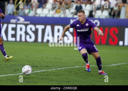 Pietro Camuzzo von ACF Fiorentina spielte den Ball beim Parma FC gegen ACF Fiorentina, 1Â° Serie A Enilive 2024-25 Spiel im Ennio Tardini Stadium in Parma (PR), Italien, am 17. August 2024. Stockfoto