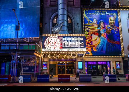 Broadway Theatre at Night in Manhattan mit dem Musical „der König der Löwen“. New York. USA. Stockfoto