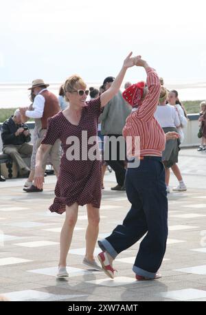 Dirty Dancing at the Mussel Tank, Lytham Green, Lytham St Annes, Lancashire, Großbritannien, Europa im Sommer 2024. Stockfoto