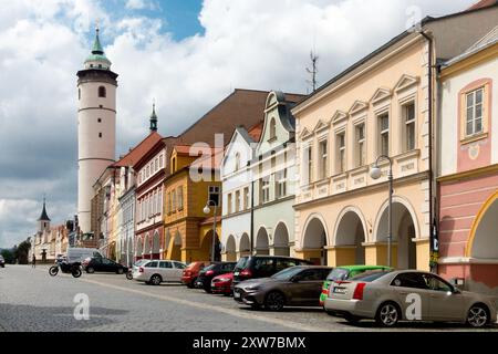 Domazlice Tschechische Republik Taus Tschechien Hauptplatz mit Turm Stockfoto