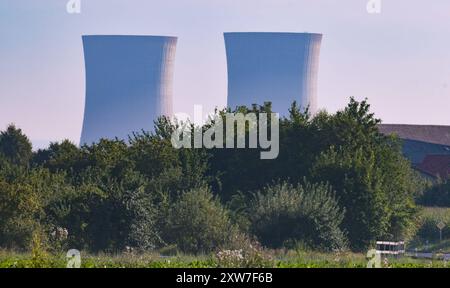 16.08.2024, xblx, AKW Grafenrheinfeld, Sprengung der Kühltürme, emwirt, am 16.08.2024 wurden die beiden Kühltuerme des Kernkraftwerks in Grafenrheinfeld gesprengt. Das Foto zeigt die Anlage in den Stunden vor der Sprengung. Grafenrheinfeld *** 16 08 2024, xblx, AKW Grafenrheinfeld, Sprengung der Kühltürme, emwirt, am 16 08 2024 wurden die beiden Kühltürme des Kernkraftwerks Grafenrheinfeld gesprengt das Foto zeigt die Anlage in den Stunden vor der Sprengung Grafenrheinfeld Stockfoto