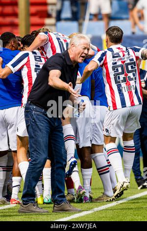 TILBURG, 18-08-2024. Stadion Koning Willem II. Eredivisie voetbal, Season Divisie, 2024-2025. Willem II - Fahren Sie weiter mit Eagles. Willem II. Trainer Peter Maes Stockfoto