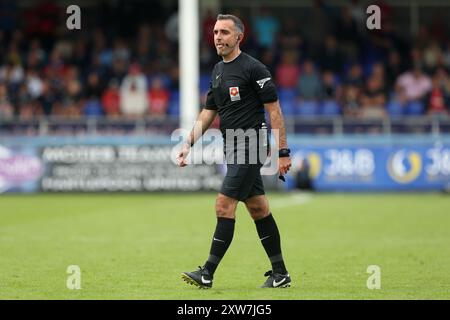 Match-Schiedsrichter Paul Marsden während des Vanarama National League Spiels zwischen Hartlepool United und Southend United am Samstag, den 17. August 2024, im Victoria Park, Hartlepool. (Foto: Mark Fletcher | MI News) Stockfoto