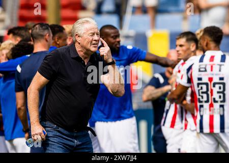 TILBURG, 18-08-2024. Stadion Koning Willem II. Eredivisie voetbal, Season Divisie, 2024-2025. Willem II - Fahren Sie weiter mit Eagles. Willem II. Trainer Peter Maes Stockfoto