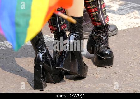 Bath, UK. August 2024. Bath feiert seinen ersten Pride marsch. Organisatoren sagen, dass dies eine Gelegenheit für die LGBTQ-Community ist, ihre Individualität und ihre Fortschritte zu feiern. Quelle: JMF News/Alamy Live News Stockfoto