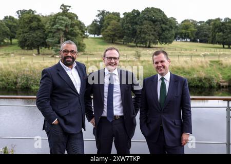 Yarm, Großbritannien. August 2024. Image © lizenziert für Parsons Media. 17/08/2024. Yarm, Vereinigtes Königreich. Tom Tugendhat Abgeordneter bei den Nördlichen Konservativen Hustings. Prinzessin Alexandra. Die Führungsgegner James, Tom Tugendhat und Robert Jenrick posieren für ein Foto bei den Northern Conservative Hustings. Foto: andrew parsons/Alamy Live News Stockfoto