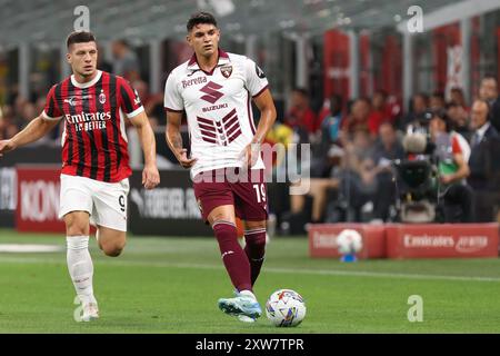 August 2024, Mailand, Italien: Italien, Mailand, 17. august 2024: Raoul Bellanova (FC Turin) hat in der ersten Halbzeit beim Fußballspiel AC Mailand gegen Torino FC, Serie A Tim 2024-2025 Tag 1, San Siro Stadion geschossen. Italien, Mailand, 17. august 2024: AC Milan vs Torino FC, Serie A Tim 2024/2025, 1. Tag, im San Siro Stadion. (Kreditbild: © Fabrizio Andrea Bertani/Pacific Press via ZUMA Press Wire) NUR REDAKTIONELLE VERWENDUNG! Nicht für kommerzielle ZWECKE! Stockfoto