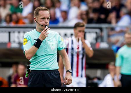 TILBURG, 18-08-2024. Stadion Koning Willem II. Eredivisie voetbal, Season Divisie, 2024-2025. Willem II - Fahren Sie weiter mit Eagles. Schiedsrichter Ingmar Oostrom Stockfoto