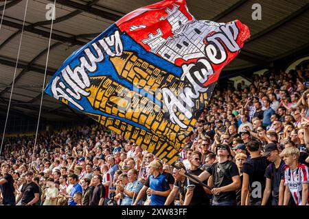 TILBURG, 18-08-2024. Stadion Koning Willem II. Eredivisie voetbal, Season Divisie, 2024-2025. Willem II - Fahren Sie weiter mit Eagles. Willem II Fans im Sradium Stockfoto
