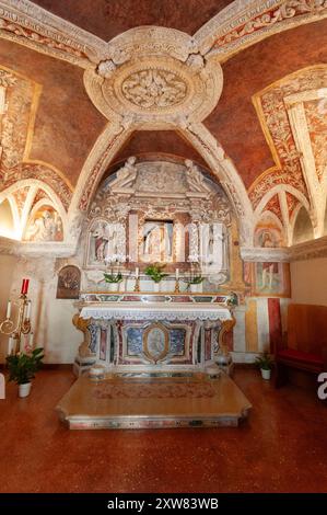 Italien, Lombardei, Gardasee, Sirmione, Kirche Sant’Anna della Rocca, Jungfrau Maria-Altar mit Jesusbild Stockfoto