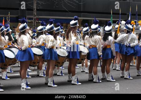 New York, New York – 17. März 2012: Die Bands treffen sich auf die alljährliche St. Patrick's Day Parade. Stockfoto