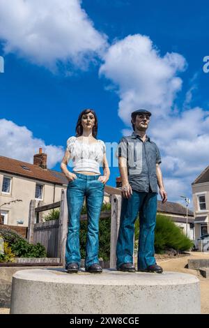 „Paar“ (2004), Statuen von Sean Henry, geboren 1965, Newbiggin-on Sea, Northumberland, England Stockfoto