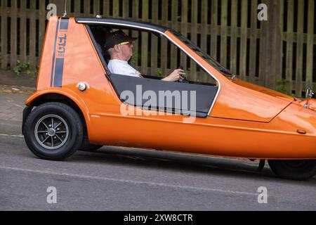 pic Shows: Bond Bug 700e wurde auf den Straßen von London fast Muswell Hill im August 2024 entdeckt, der von Frank McDonald gefahren wird Stockfoto