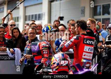 Red Bull Ring, Spielberg, Österreich. August 2024. 2024 MotoGP of Austria, Race Day; Jorge Martin, Francesco Bagnaia auf dem Podium nach dem Rennen bei der österreichischen MotoGP Credit: Action Plus Sports/Alamy Live News Stockfoto