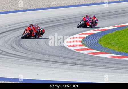 Red Bull Ring, Spielberg, Österreich. August 2024. 2024 MotoGP of Austria, Renntag; Francesco Bagnaia, Jorge Martin während des Rennens bei der österreichischen MotoGP Credit: Action Plus Sports/Alamy Live News Stockfoto