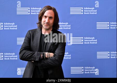 Edinburgh, Schottland, Großbritannien. August 2024. Edinburgh International Book Festival: Paul Lynch, preisgekrönter Autor, beim offiziellen Fotogespräch. Gewinner des Booker Prize 2023 mit dem Buch Prophet Song. Quelle: Craig Brown/Alamy Live News Stockfoto