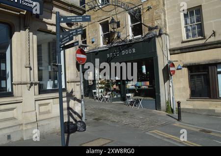 St. Catherine's Eingang durch Stony Street und Market Place. Frome, Somerset, England, Vereinigtes Königreich. Juni 2024. Stockfoto