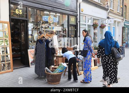 Trendige Orford Road, im Herzen von Walthamstows historischem Dorf, gesäumt von unabhängigen Kunsthandwerkern Cafés und Geschäften, im Nordosten von London, Großbritannien Stockfoto