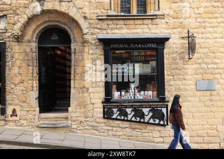 Imperial Tea & Coffee Shop im historischen Norman House aus dem Jahr 1170, fälschlicherweise als Aaron the Jew's House in Lincoln, Großbritannien bekannt Stockfoto