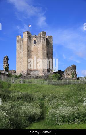 Conisbrough Castle, English Heritage Castle mit atemberaubender Aussicht, die Sir Walter Scotts Ivanhoe inspirierte, das nach der normannischen Eroberung in Yorkshire erbaut wurde Stockfoto