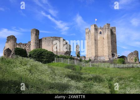 Conisbrough Castle, English Heritage Castle mit atemberaubender Aussicht, die Sir Walter Scotts Ivanhoe inspirierte, das nach der normannischen Eroberung in Yorkshire erbaut wurde Stockfoto